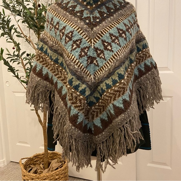 Hand Knit Warm Wool Poncho by Lost Horizons - Picture 5 of 9